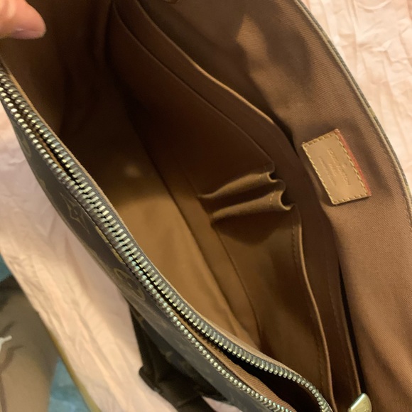 Louis vuitton messenger bag - Picture 2 of 4